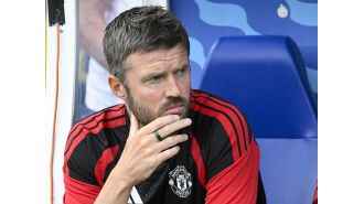 Manchester United shocks fans by making a surprise offer for a popular World Cup player.