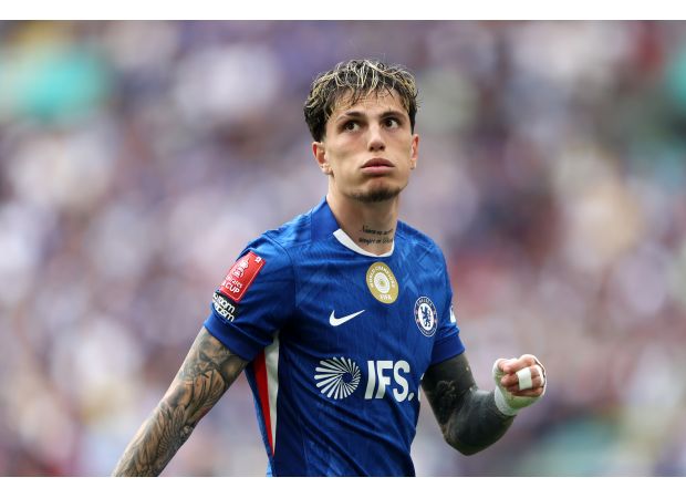 Chelsea will make Alejandro Garnacho available for transfer after he missed pre-season training and they have set a price for him.