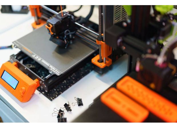 Preteen turns small investment into successful 3D printing venture.