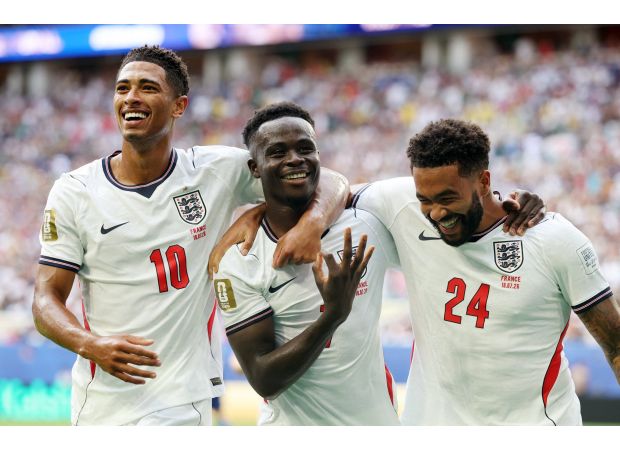 Saka shares Bellingham's words before decisive penalty against France in World Cup triumph.