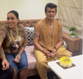 Afsana Khan reminisces about a birthday celebration with Sonu Nigam.