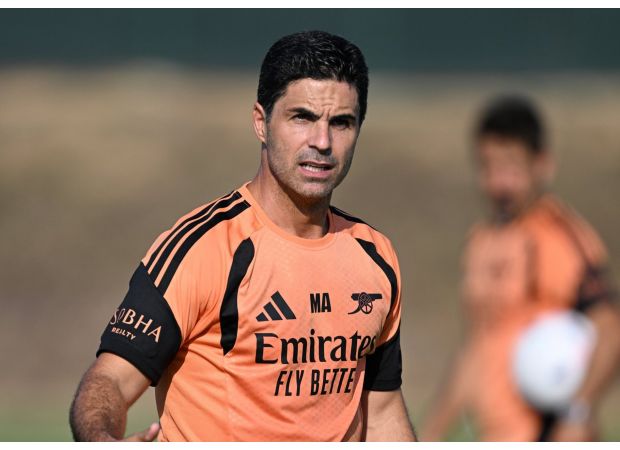 Arsenal player receives criticism for making a big mistake with his transfer decision.