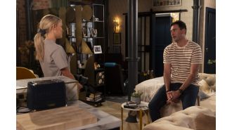 Kit bloody and acting, Bethany shocked in Coronation Street.