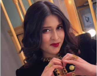 'Actress Mannara Chopra faces criticism for her weight after posting photo in gym clothes'