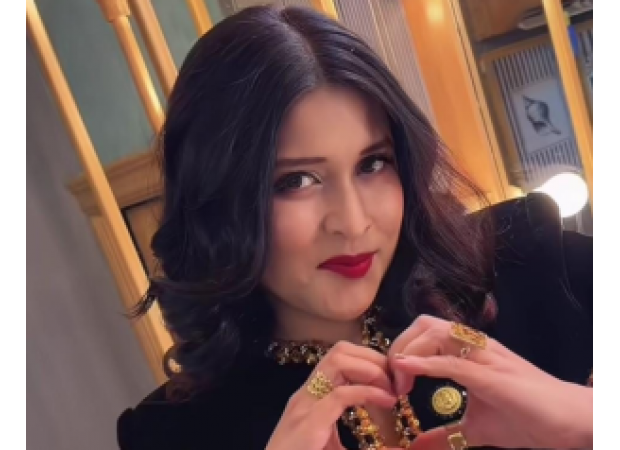 'Actress Mannara Chopra faces criticism for her weight after posting photo in gym clothes'