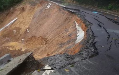 Road connectivity disrupted