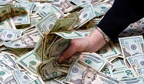 Youth who left job worth lakhs of rupees to commit theft
