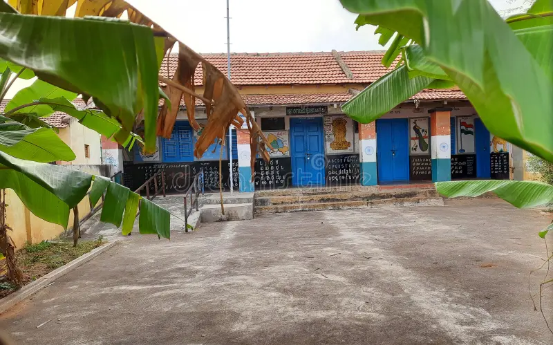 Siddalingpur Government Primary School Closed Without Students