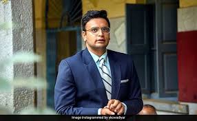Yaduveer visits Madikeri Dasara temples