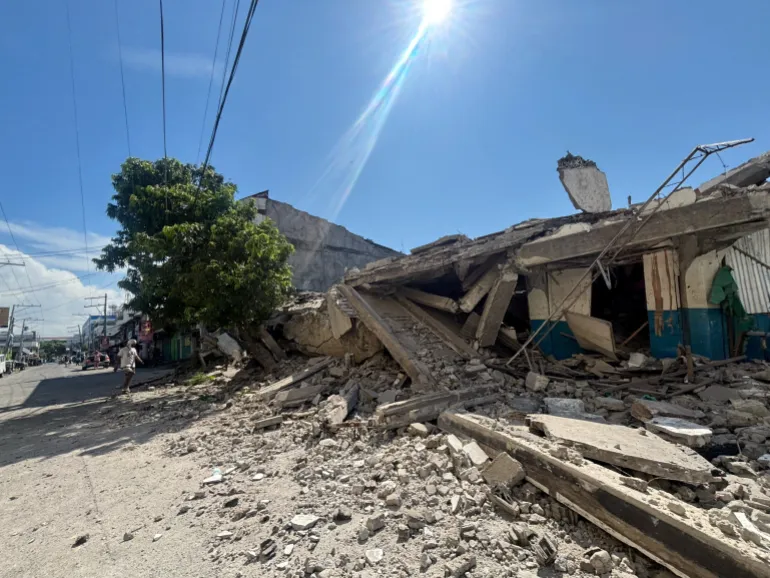 Powerful earthquake in the Philippines leaves 32 dead